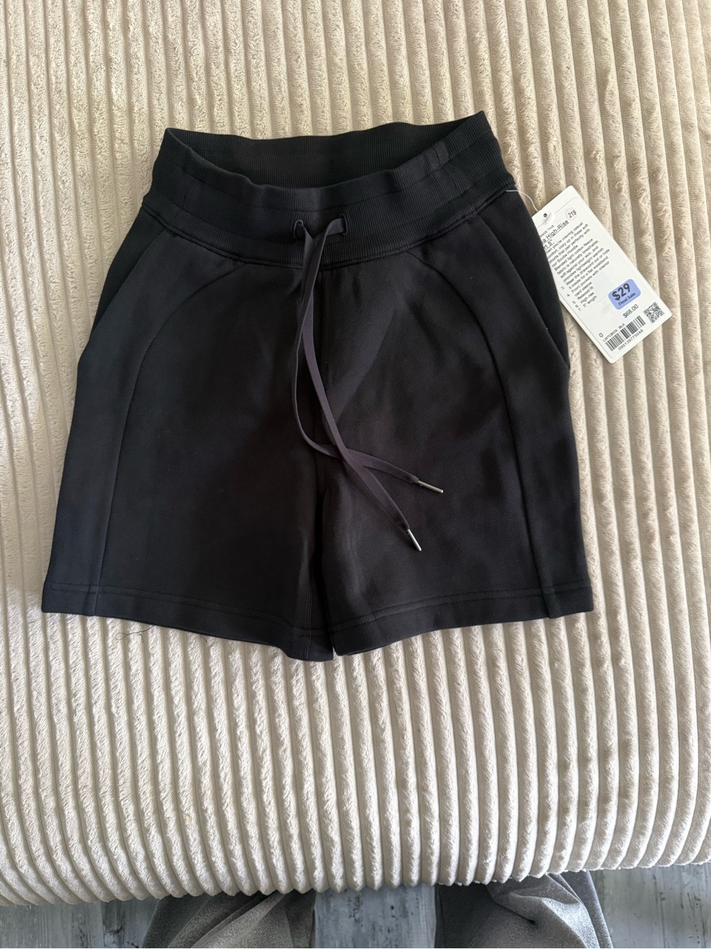 Lululemon Scuba High-Rise Short 5”
